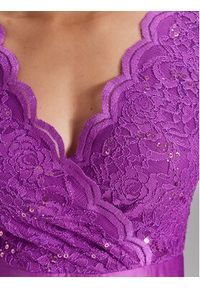 Swing Sukienka koktajlowa 5AE01600 Fioletowy Regular Fit. Kolor: fioletowy. Materiał: syntetyk. Styl: wizytowy