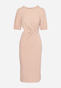 Born2be - Różowa Sukienka o Dopasowanym Kroju z Marszczeniem i Wycięciem w Talii Desannia. Okazja: na co dzień. Kolor: różowy. Długość rękawa: krótki rękaw. Typ sukienki: dopasowane. Styl: klasyczny, casual #7