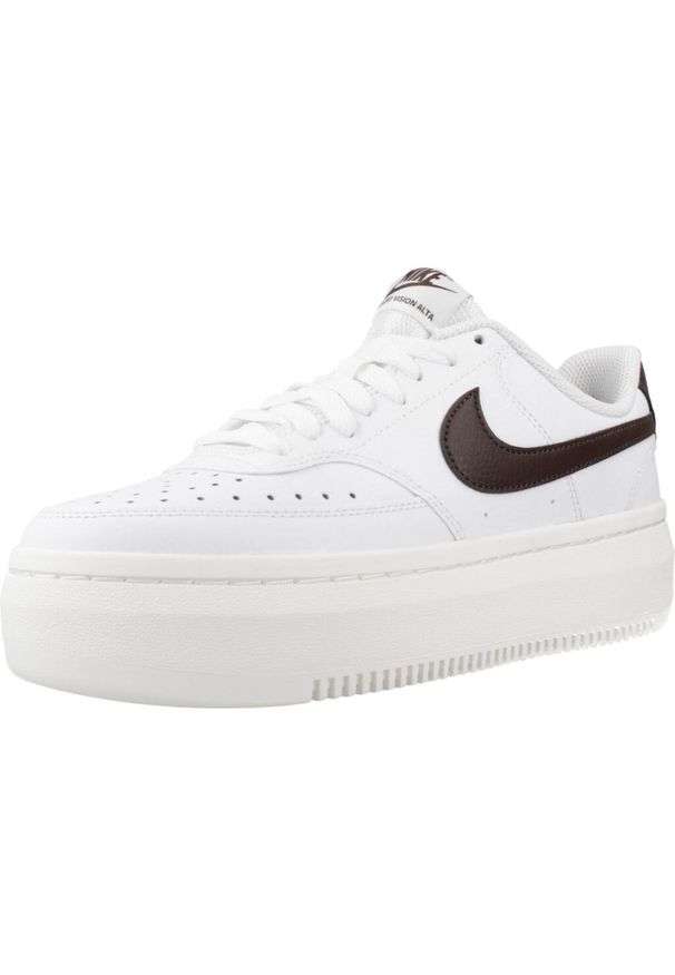 Buty do chodzenia damskie Nike Court Vision Alta Ltr. Kolor: biały, wielokolorowy, brązowy. Materiał: skóra. Szerokość cholewki: normalna. Model: Nike Court. Sport: turystyka piesza