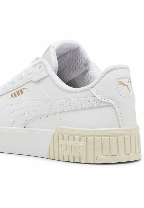 Puma - Damskie sneakersy Carina 2.0 PUMA White Gold Alpine Snow. Okazja: na plażę. Kolor: żółty, biały, wielokolorowy. Sezon: lato. Sport: tenis