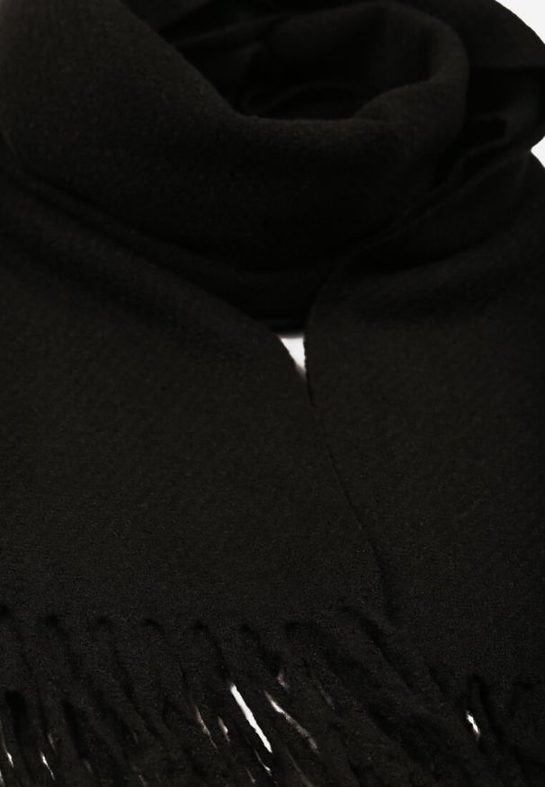 Born2be - Czarny Klasyczny Szalik Zdobiony Frędzlami Vetilana. Okazja: do pracy. Kolor: czarny. Materiał: jeans. Wzór: aplikacja. Styl: klasyczny