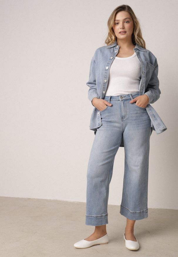 Born2be - Niebieskie Jeansy Kuloty z Bawełną o Szerokim Kroju z Wysokim Stanem z Przeszyciami Hippesilea. Okazja: na co dzień. Stan: podwyższony. Kolor: niebieski. Styl: casual