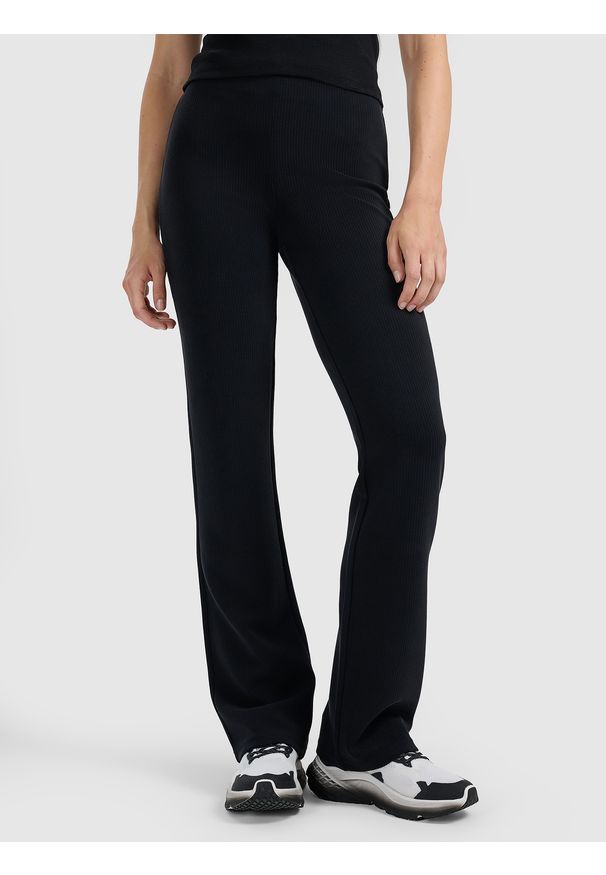 4f - 4F Spodnie dresowe z prostymi nogawkami z modalem damskie - czarne XS. Kolor: czarny. Materiał: dresówka. Długość: długie