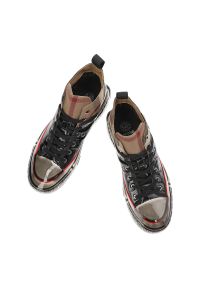 Czarne Sneakersy John Doubare Stylowe Obuwie Męskie. Okazja: na co dzień. Zapięcie: klamry. Kolor: czarny. Materiał: skóra, tkanina, guma. Szerokość cholewki: normalna. Wzór: moro, nadruk, aplikacja