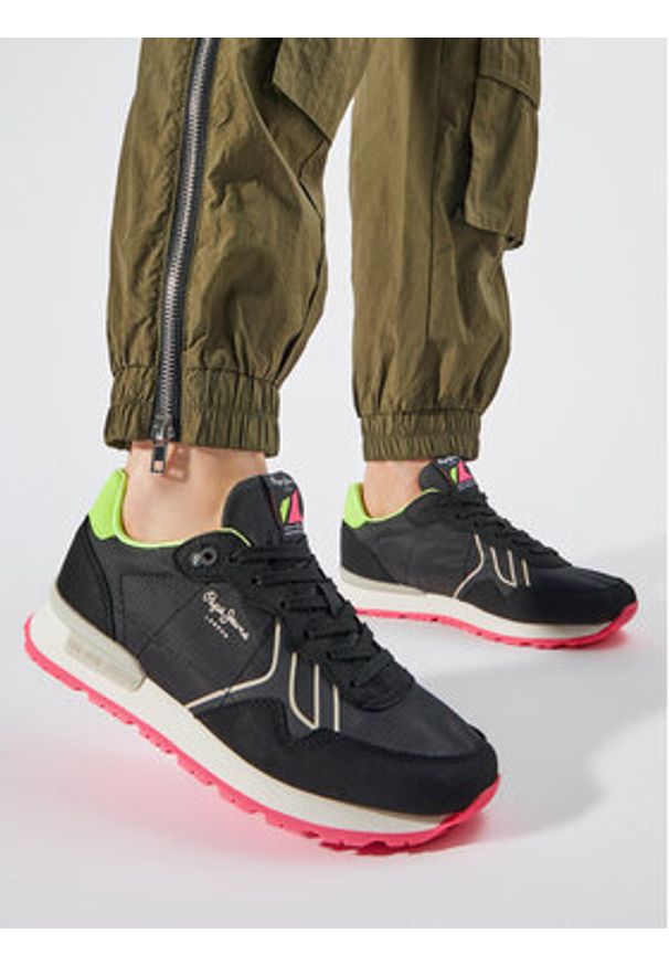 Pepe Jeans Sneakersy Brit Neon W PLS40011 Czarny. Kolor: czarny. Materiał: skóra