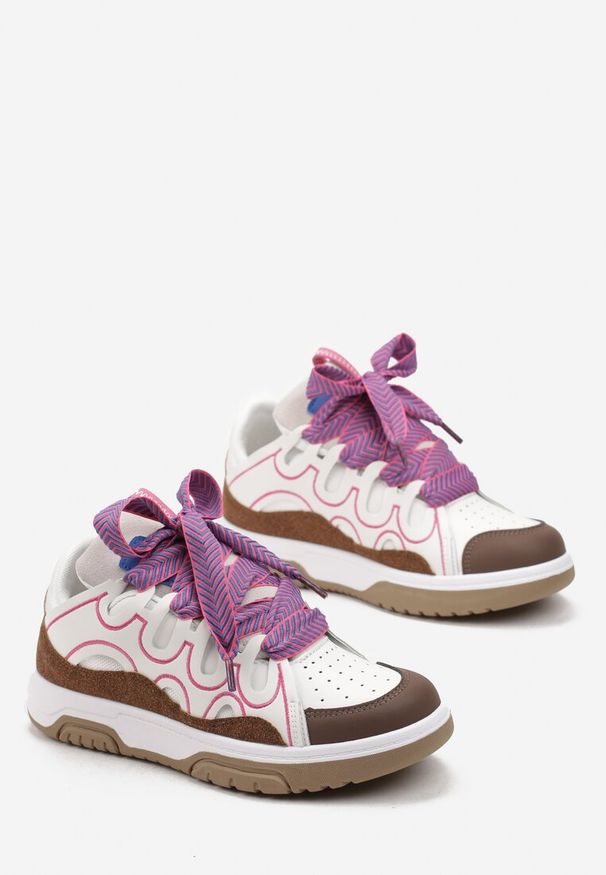 Born2be - Różowo-Białe Sneakersy z Ozdobnym Sznurowaniem i Brokatem Nevesa. Kolor: biały
