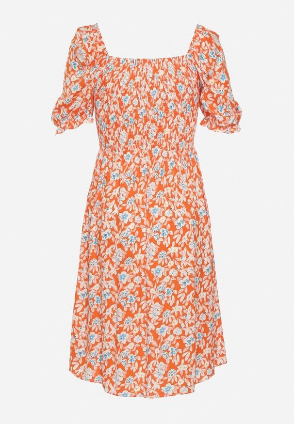 Born2be - Pomarańczowa Wiskozowa Sukienka Hiszpanka o Rozkloszowanym Kroju z Marszczonym Dekoltem Otlea. Okazja: na co dzień. Typ kołnierza: dekolt hiszpanka. Kolor: pomarańczowy. Materiał: wiskoza. Długość rękawa: krótki rękaw. Sezon: lato. Styl: boho, casual