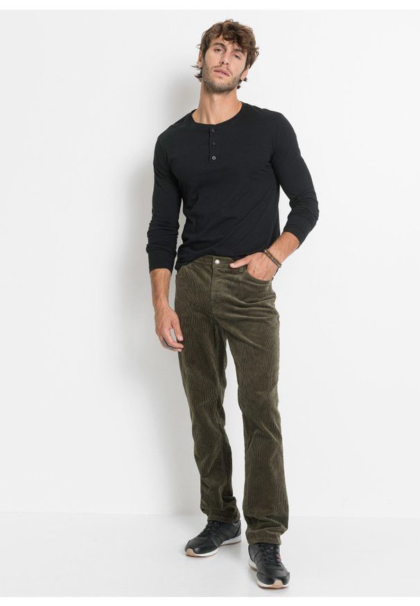 bonprix - Spodnie sztruksowe ze stretchem Regular Fit, w wygodnym fasonie. Kolor: zielony. Materiał: sztruks