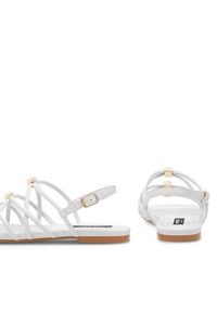 Nine West Sandały 123AL1737 Biały. Kolor: biały. Materiał: skóra