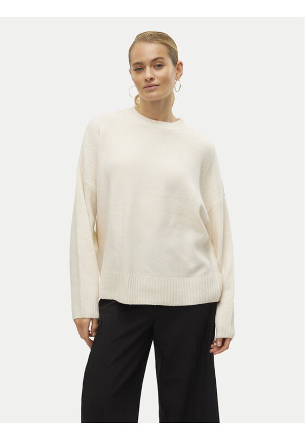 Vero Moda Sweter Boom 10320463 Écru Loose Fit. Kolor: kremowy. Materiał: syntetyk