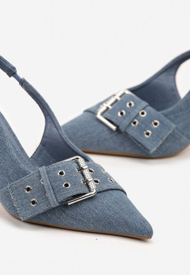 Renee - Niebieskie Szpilki Vices Ozdobione Klamrą Kolitea. Okazja: na co dzień. Zapięcie: klamry. Kolor: niebieski. Materiał: jeans. Wzór: aplikacja. Obcas: na szpilce. Styl: elegancki, casual. Wysokość obcasa: średni