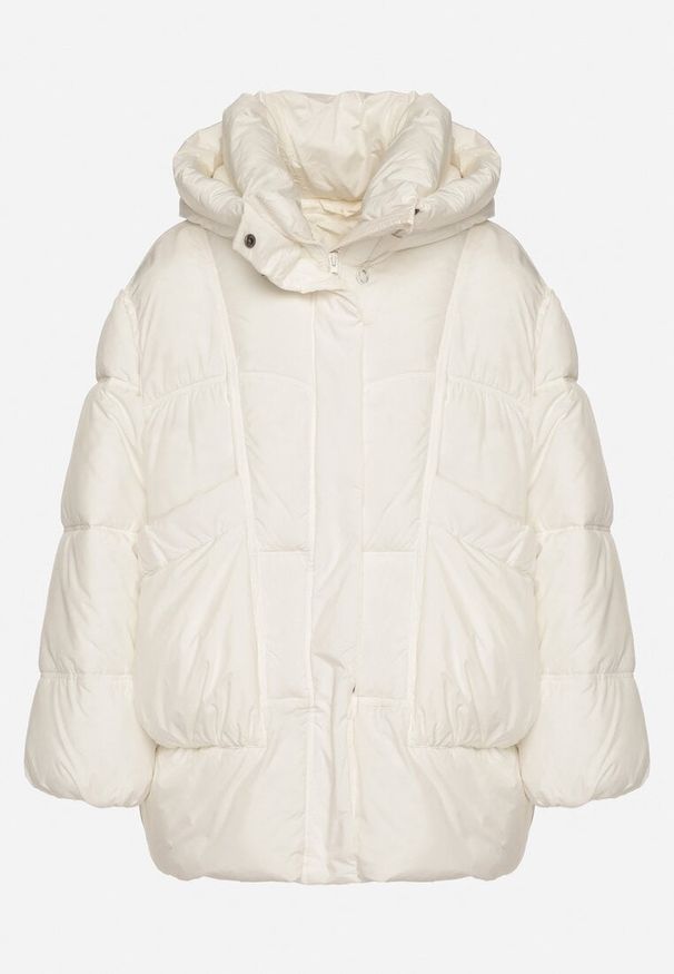 Born2be - Biała Pikowana Kurtka o Kroju Oversize z Kapturem Galandia. Okazja: na co dzień, na spacer. Typ kołnierza: kaptur. Kolor: biały. Materiał: jeans, poliester. Styl: casual, elegancki