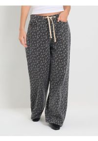 Sinsay - Jeansy baggy ze wzorem - szary. Kolor: szary #1