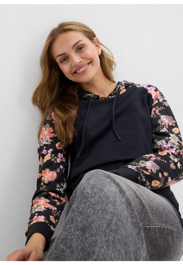 bonprix - Miękka bluza 2 w 1, ciążowa i do karmienia piersią. Typ kołnierza: kaptur. Kolekcja: moda ciążowa. Kolor: czarny. Materiał: dzianina, dresówka. Długość rękawa: długi rękaw. Długość: długie. Wzór: prążki