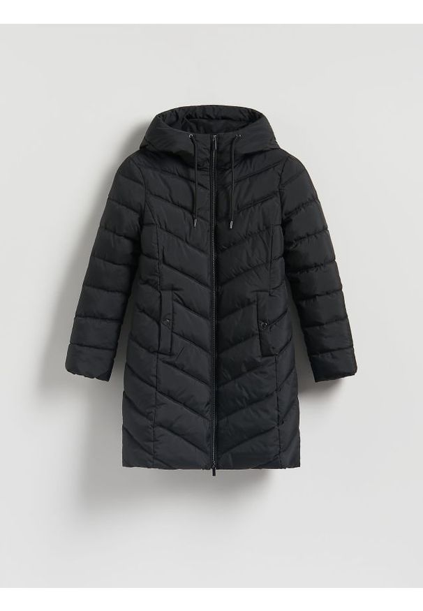 Reserved - Pikowana kurtka - czarny. Kolor: czarny. Materiał: tkanina. Długość: długie. Wzór: gładki