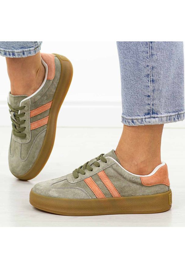 Khaki skórzane półbuty damskie Filippo Dp6764/25. Okazja: na co dzień, na spacer. Kolor: brązowy. Materiał: nubuk, skóra. Sezon: wiosna, jesień, lato. Styl: klasyczny, casual, elegancki
