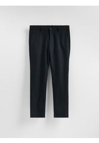 Reserved - Spodnie chino slim fit - czarny. Kolor: czarny. Materiał: wiskoza, tkanina