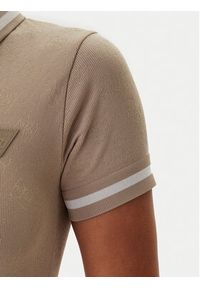Guess Sukienka codzienna V6RK02 Z4692 Beżowy Slim Fit. Okazja: na co dzień. Kolor: beżowy. Materiał: syntetyk. Typ sukienki: proste. Styl: casual #2