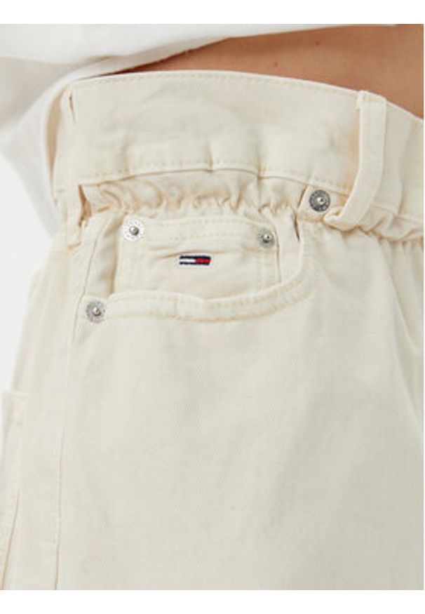 Tommy Jeans Szorty materiałowe DW0DW21656 Beżowy Regular Fit. Kolor: beżowy. Materiał: bawełna