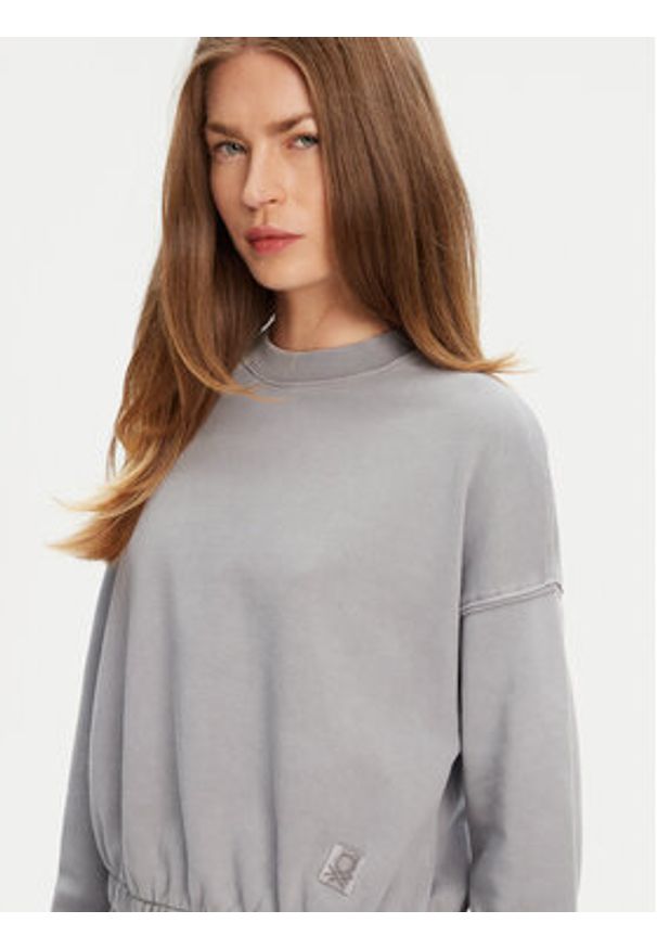 United Colors of Benetton - United Colors Of Benetton Bluza 39BLD109O Szary Regular Fit. Kolor: szary. Materiał: bawełna