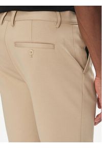 Lindbergh Szorty materiałowe 30-506062 Beżowy Regular Fit. Kolor: beżowy. Materiał: syntetyk