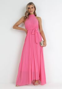 Born2be - Różowa Plisowana Sukienka Maxi z Gumką w Pasie i Rozkloszowanym Dołem Tehe. Kolor: różowy. Materiał: tkanina, materiał. Długość: maxi #5