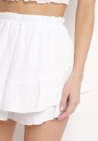 Born2be - Białe Bawełniane Spódnico-Szorty z Falbankami Turena. Okazja: na co dzień. Kolor: biały. Materiał: bawełna. Sezon: lato. Styl: elegancki, casual