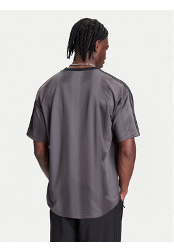 Adidas - adidas T-Shirt adicolor Jacquard JW5880 Szary Loose Fit. Kolor: szary. Materiał: syntetyk