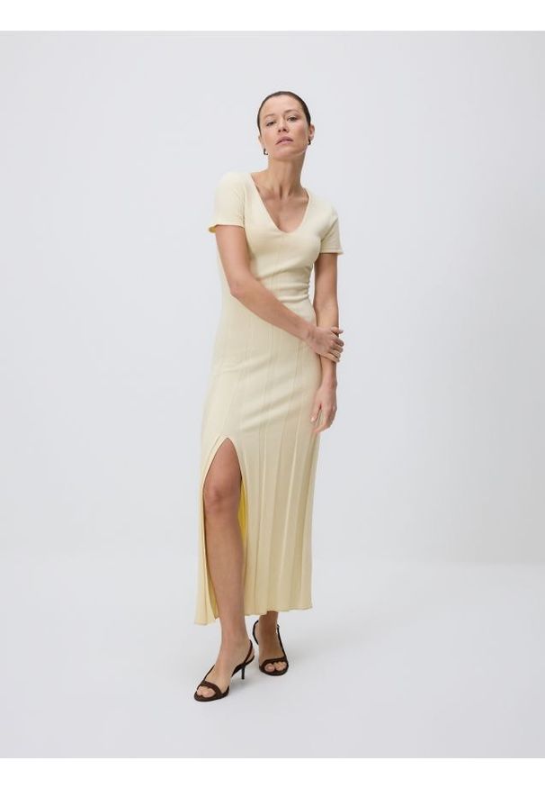 Reserved - Sukienka z lyocellem - jasnożółty. Kolor: żółty. Materiał: dzianina, jedwab