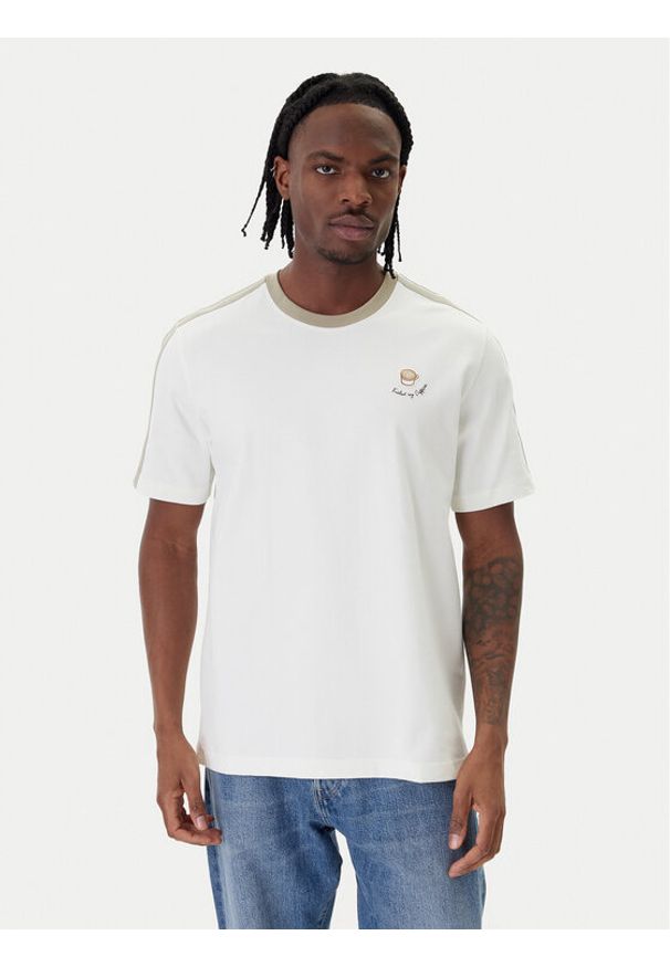 Adidas - adidas T-Shirt Lux Coffee Cafe Cup Graphic JZ5072 Biały Loose Fit. Kolor: biały. Materiał: bawełna