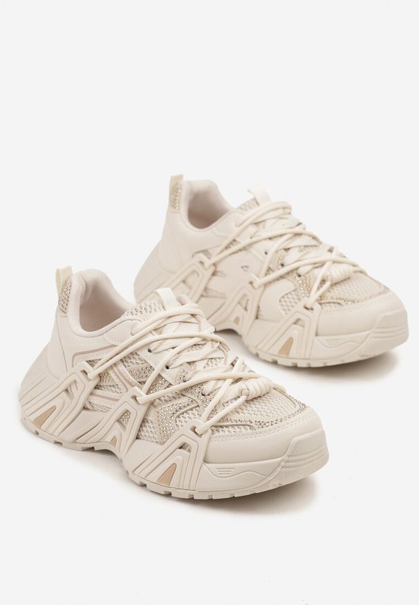 Renee - Beżowe Sneakersy na Platformie z Cyrkoniami i Geometrycznym Wzorem Lavivione. Okazja: na co dzień. Kolor: beżowy. Materiał: jeans. Wzór: geometria. Obcas: na platformie