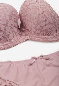 Renee - Jasnofioletowy Koronkowy Komplet Biustonosz i Majtki Figi w Klasycznym Stylu Ezirene. Kolor: fioletowy. Materiał: koronka. Wzór: aplikacja, koronka #2