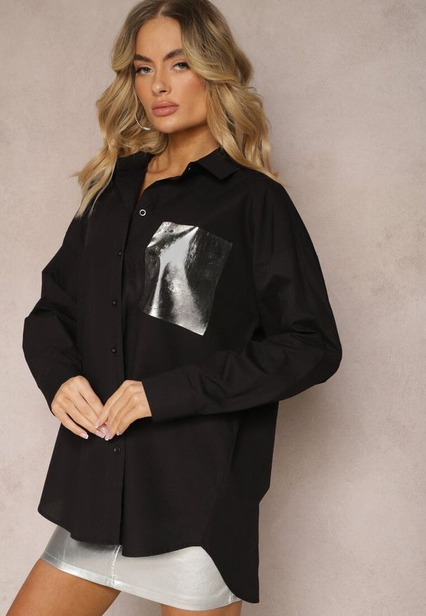 Renee - Czarna Koszula z Bawełny z Imitacją Kieszeni o Metalicznym Wykończeniu Hecilla. Okazja: na co dzień. Kolor: czarny. Materiał: bawełna. Styl: klasyczny, casual
