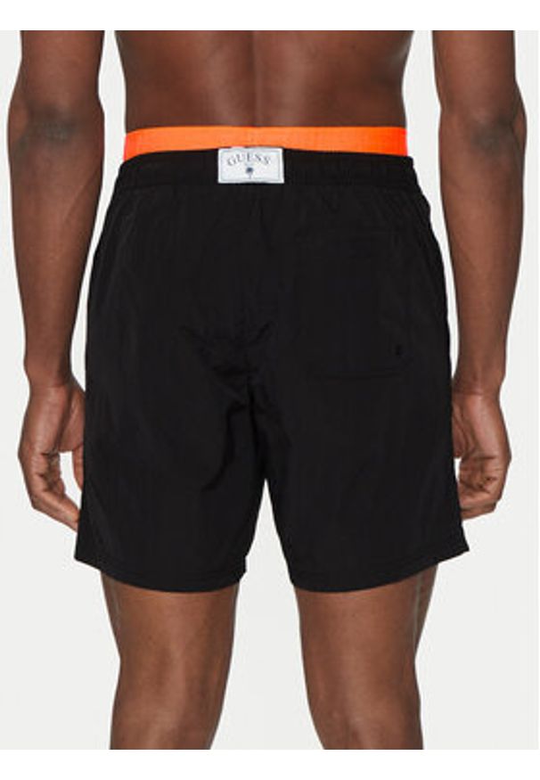 Guess Szorty kąpielowe F5GT12 WH1C2 Czarny Regular Fit. Kolor: czarny. Materiał: syntetyk