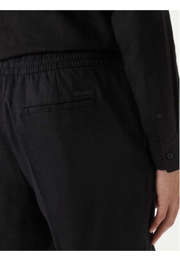 Calvin Klein Szorty materiałowe LV04LF620G Czarny Straight Fit. Kolor: czarny. Materiał: bawełna