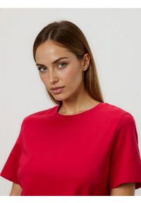 Reserved - T-shirt z ozdobnym detalem - czerwony. Kolor: czerwony. Materiał: dzianina, bawełna