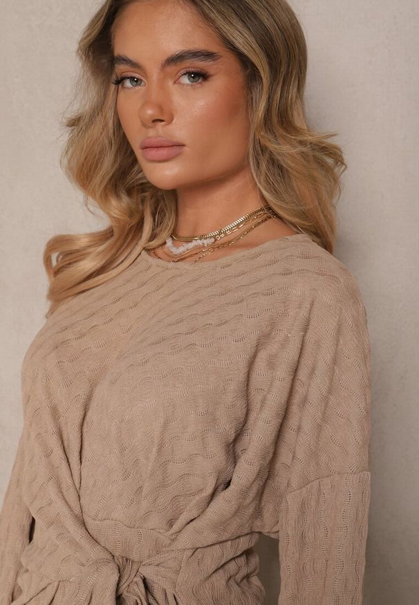 Renee - Jasnobrązowy Komplet Spodnie o Szerokim Kroju i Bluzka z Wiązaniem w Talii Dilinne. Kolor: brązowy. Materiał: jeans