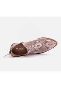 Marco Shoes Botki z naturalnej skóry z wycięciem litery V beżowy brązowe. Kolor: brązowy, beżowy, wielokolorowy. Materiał: skóra