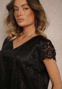 Renee - Czarna Casualowa Bluzka z Koronką i Krótkim Rękawem Garista. Okazja: na co dzień. Kolor: czarny. Materiał: koronka. Długość rękawa: krótki rękaw. Długość: krótkie. Wzór: koronka. Styl: casual