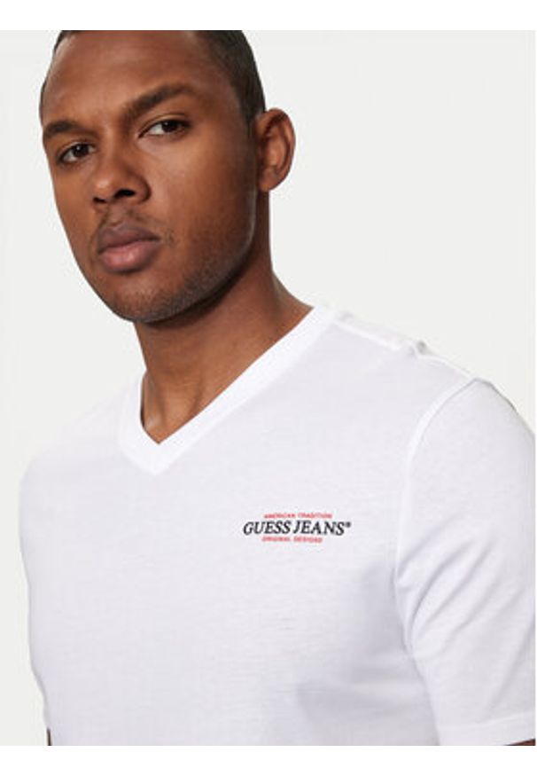 Guess Jeans T-Shirt M4YI50 K8HM0 Biały Regular Fit. Kolor: biały. Materiał: bawełna