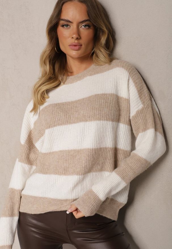 Renee - Beżowy Sweter ze Ściągaczami Ozdobiony Pasami z Wełną Tiarosea. Okazja: na co dzień. Kolor: beżowy. Materiał: wełna. Długość rękawa: długi rękaw. Długość: długie. Wzór: aplikacja. Styl: casual, klasyczny