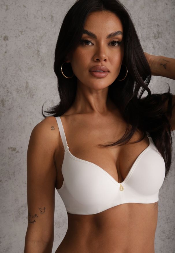 Renee - Jasnobeżowy Biustonosz Push Up o Gładkim Wykończeniu z Cyrkoniową Aplikacją Claronei. Kolor: beżowy. Rodzaj stanika: push-up. Wzór: gładki, aplikacja