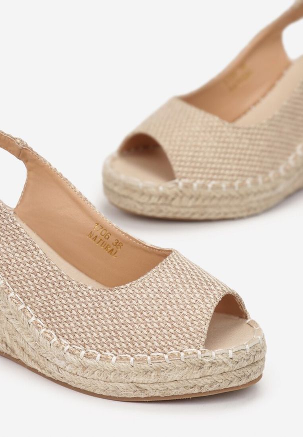 Renee - Beżowe Sandały Peep Toe z Plecioną Cholewką i Koturnem Zaylani. Okazja: na imprezę, na co dzień. Nosek buta: otwarty. Zapięcie: sprzączka. Kolor: beżowy. Sezon: lato. Obcas: na koturnie. Styl: casual, boho