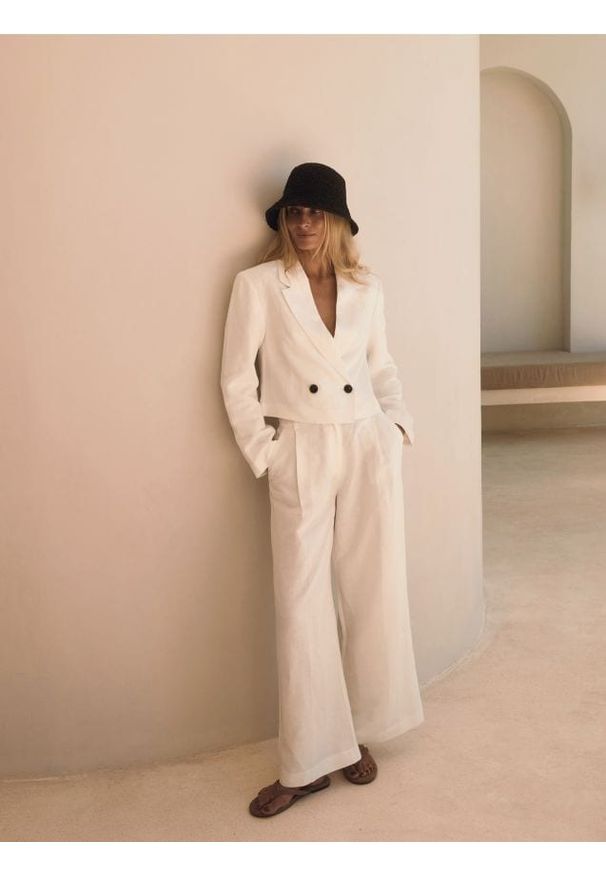 Reserved - Marynarka z lnem - biały. Kolor: biały. Materiał: len. Długość: krótkie