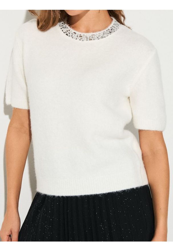 Sinsay - Bluzka swetrowa z domieszką wełny - kremowy. Kolor: kremowy. Materiał: wełna