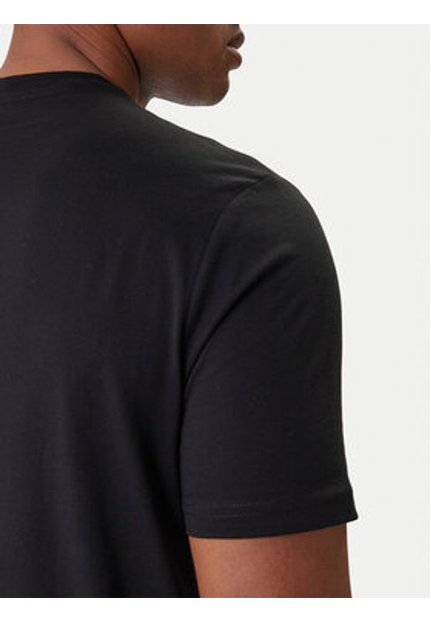 Karl Lagerfeld - KARL LAGERFELD T-Shirt 755072 561252 Czarny Regular Fit. Typ kołnierza: dekolt w karo. Kolor: czarny. Materiał: bawełna