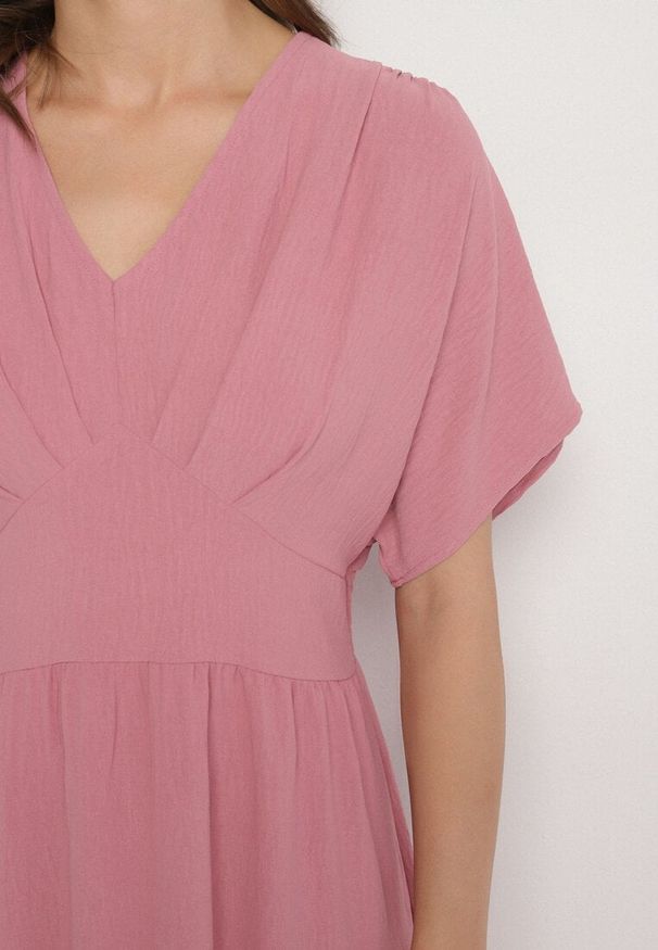 Born2be - Ciemnoróżowa Sukienka z Bawełną i Górą w Stylu Nietoperza Filenia. Okazja: na co dzień. Kolor: różowy. Materiał: bawełna. Styl: casual