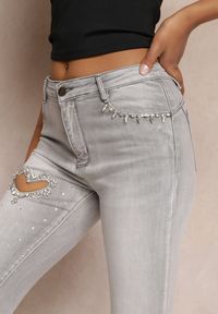 Renee - Jasnoszare Jeansy Skinny Push-Up z Wycięciem i Cyrkoniami Idomara. Kolor: szary. Wzór: aplikacja #3