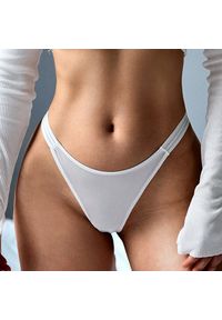 Intica - Stringi z elastycznymi paskami pod obcisłe ubrania Saburi. Kolor: biały. Materiał: materiał, skóra. Wzór: paski #9