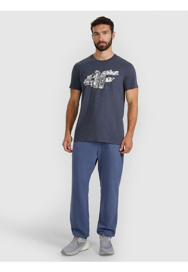 4f - 4F T-shirt regular z nadrukiem męski - szary XL. Kolor: szary. Materiał: włókno, skóra, materiał, bawełna. Wzór: nadruk. Styl: klasyczny